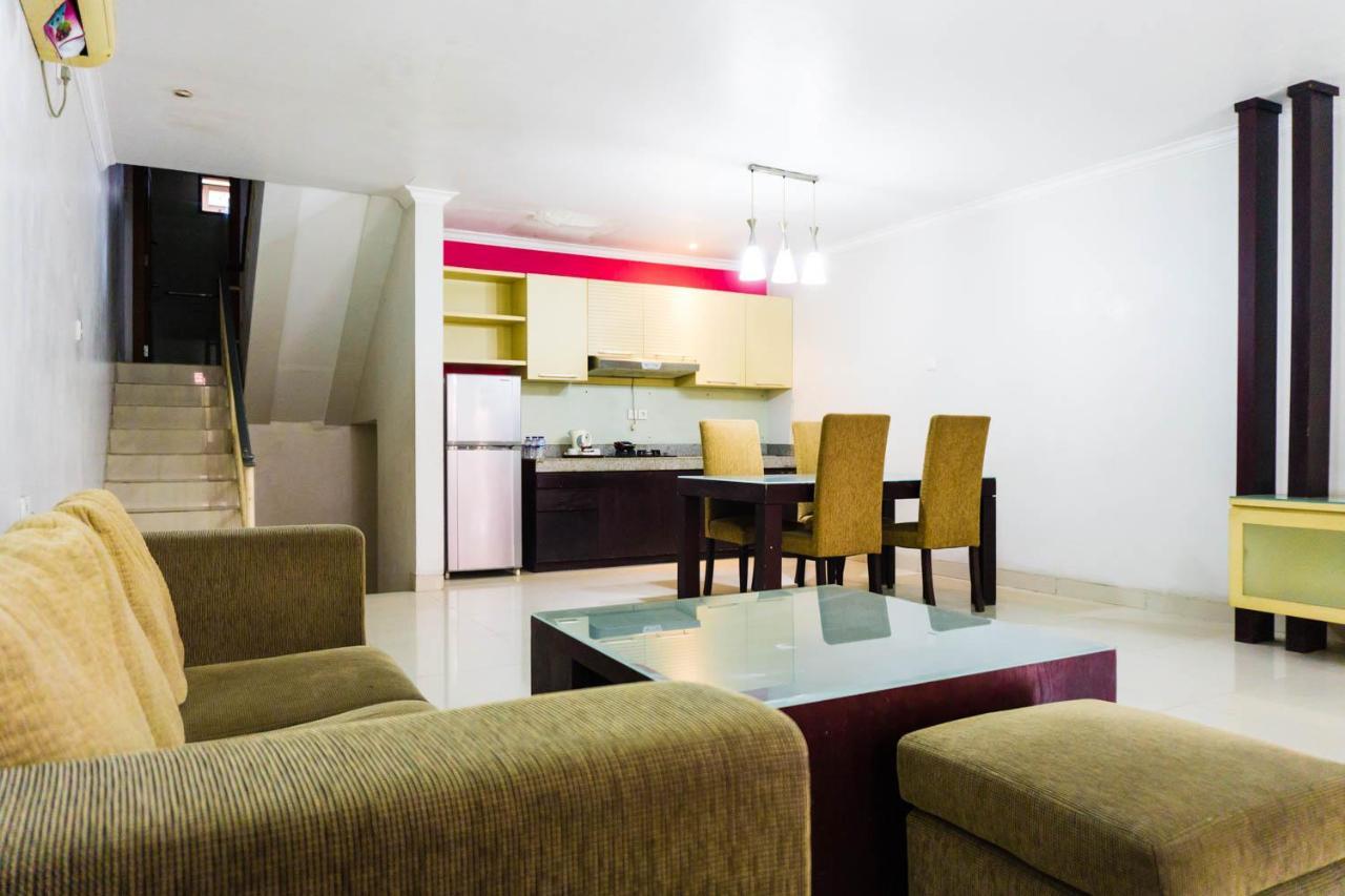 Country Heritage Hotel Surabaya Luaran gambar
