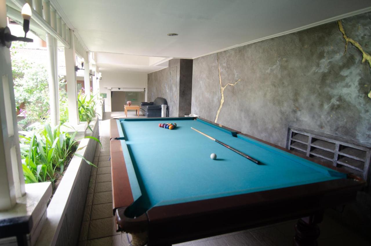Country Heritage Hotel Surabaya Luaran gambar