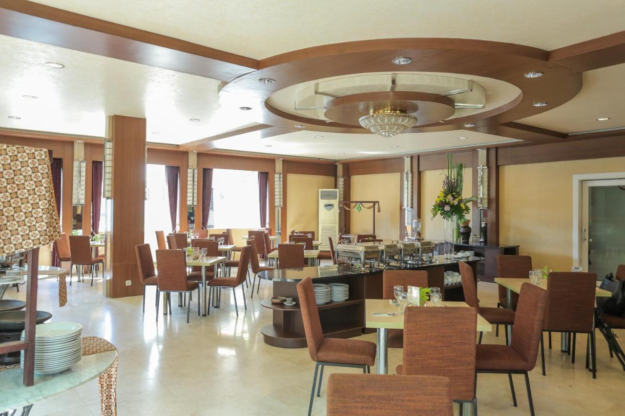 Country Heritage Hotel Surabaya Luaran gambar