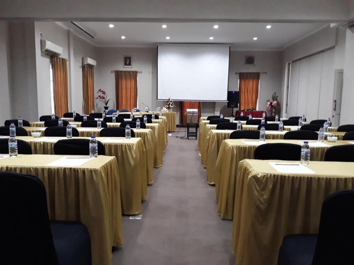 Country Heritage Hotel Surabaya Luaran gambar